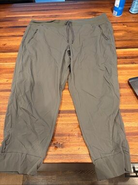 Athleta Women's Olive Drawstring Joggers